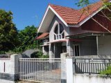 BISMILLAH, DIJUAL CEPAT RUMAH SIAP HADAPI HUNI LOKASI TABING,KOTA PADANG. KODE LISTING : TB0892 SPESIFIKASI LUAS TANAH: 127M² KAMAR TIDUR ;3 KAMAR MANDI :2 RUAN